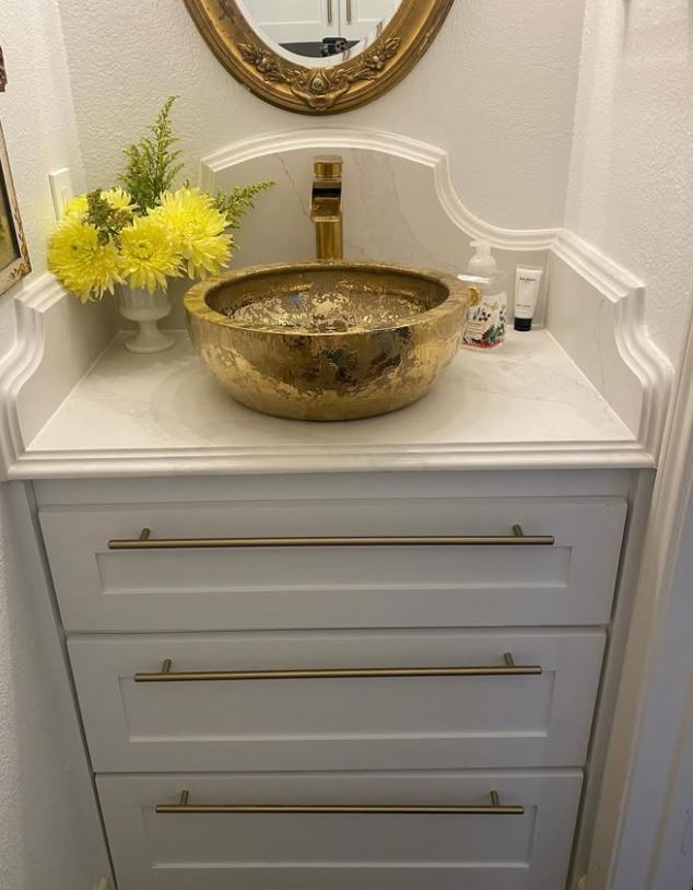 A Stunning Guest Bath Remodel: Where Elegance Meets Practicality